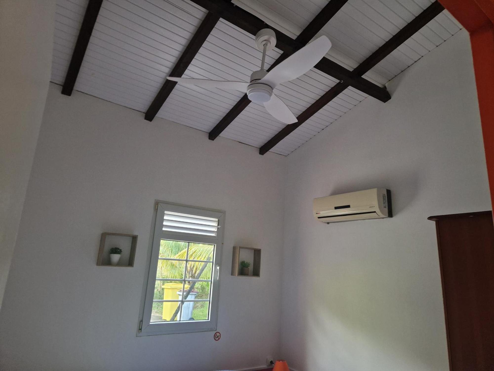 Bungalows Corail, F3 Avec Piscine A Sainte Luce 外观 照片